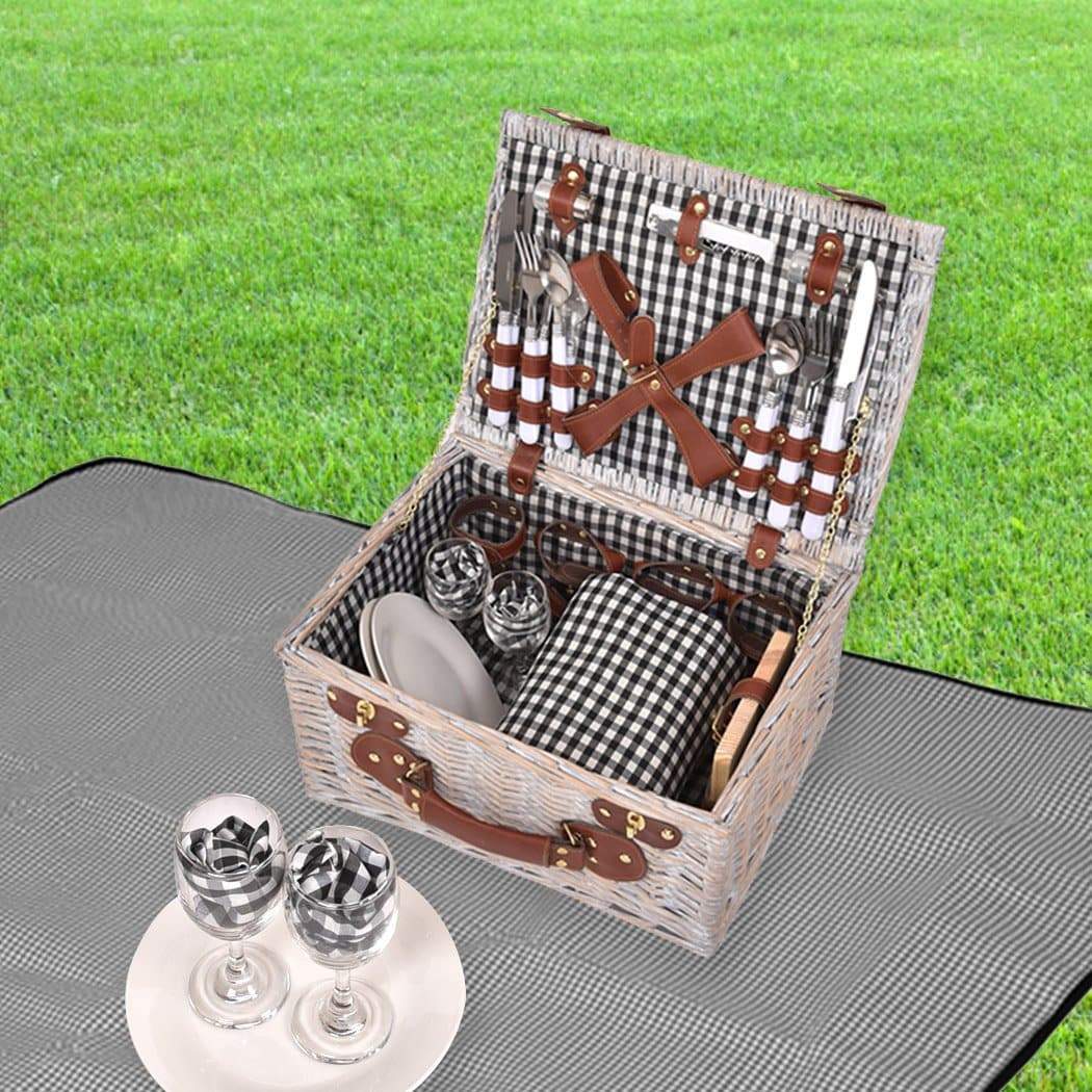 camping / hiking 4 Person Picnic Basket Set With Blanket