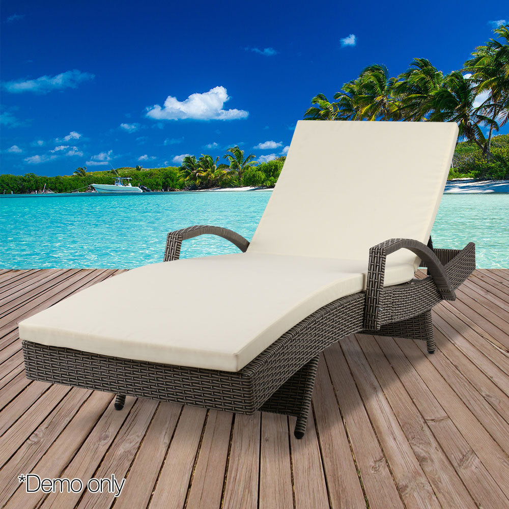 Grey & Beige Wicker Beach Chair Adjustable Patio Lounger Reclining Chair