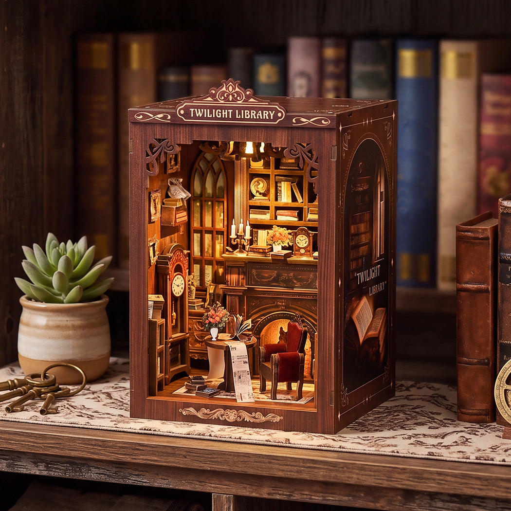 Miniature Bookstore Kit With Warm LED 12x11x19cm