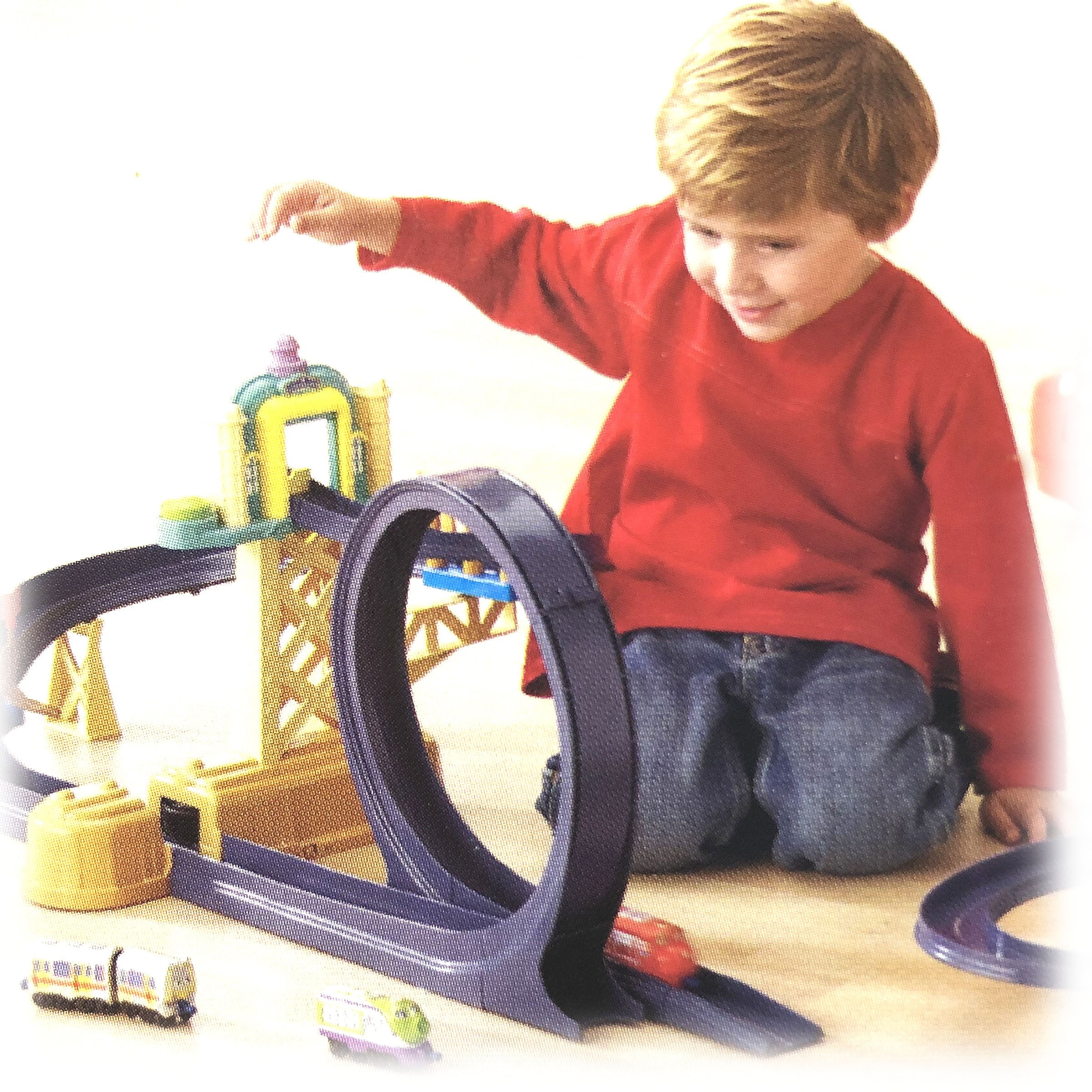 Toys - Motorised Training Yard Loop Ready To Play Set With Diecast Wilson