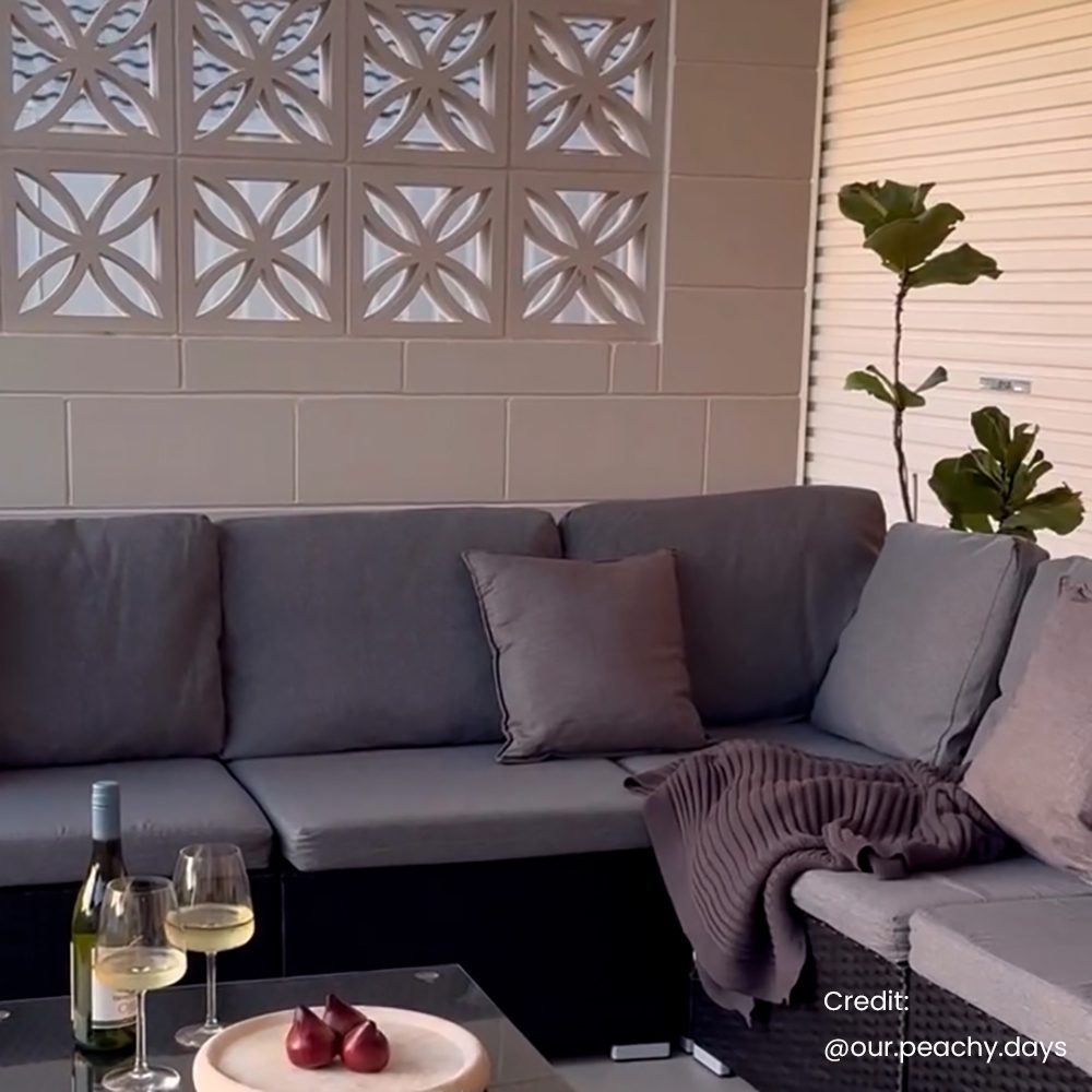 Modular Outdoor Lounge Set: Sleek and Spacious in Black