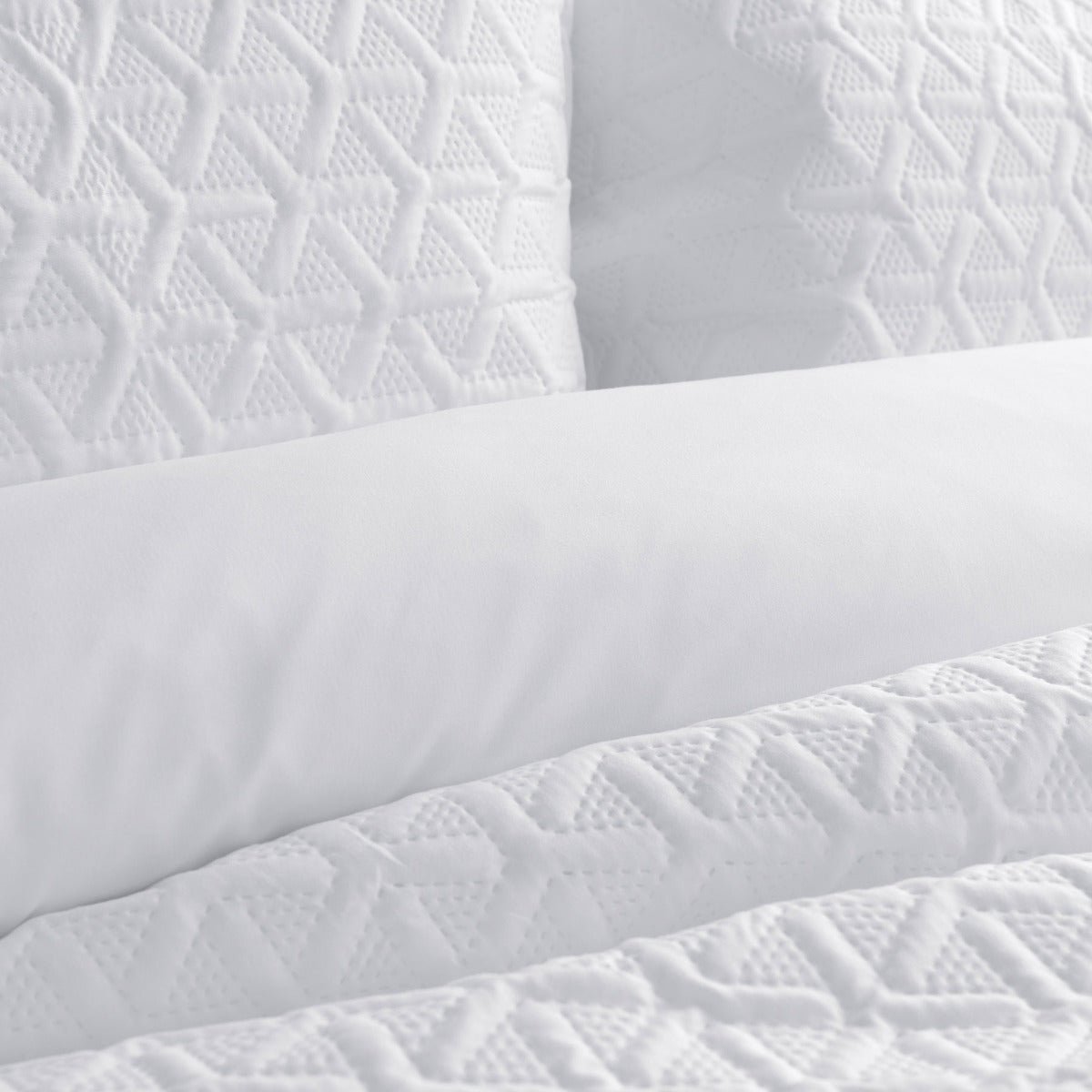 Leonardo White Embossed Quilt Cover Set Double Soft Polyester Bedding