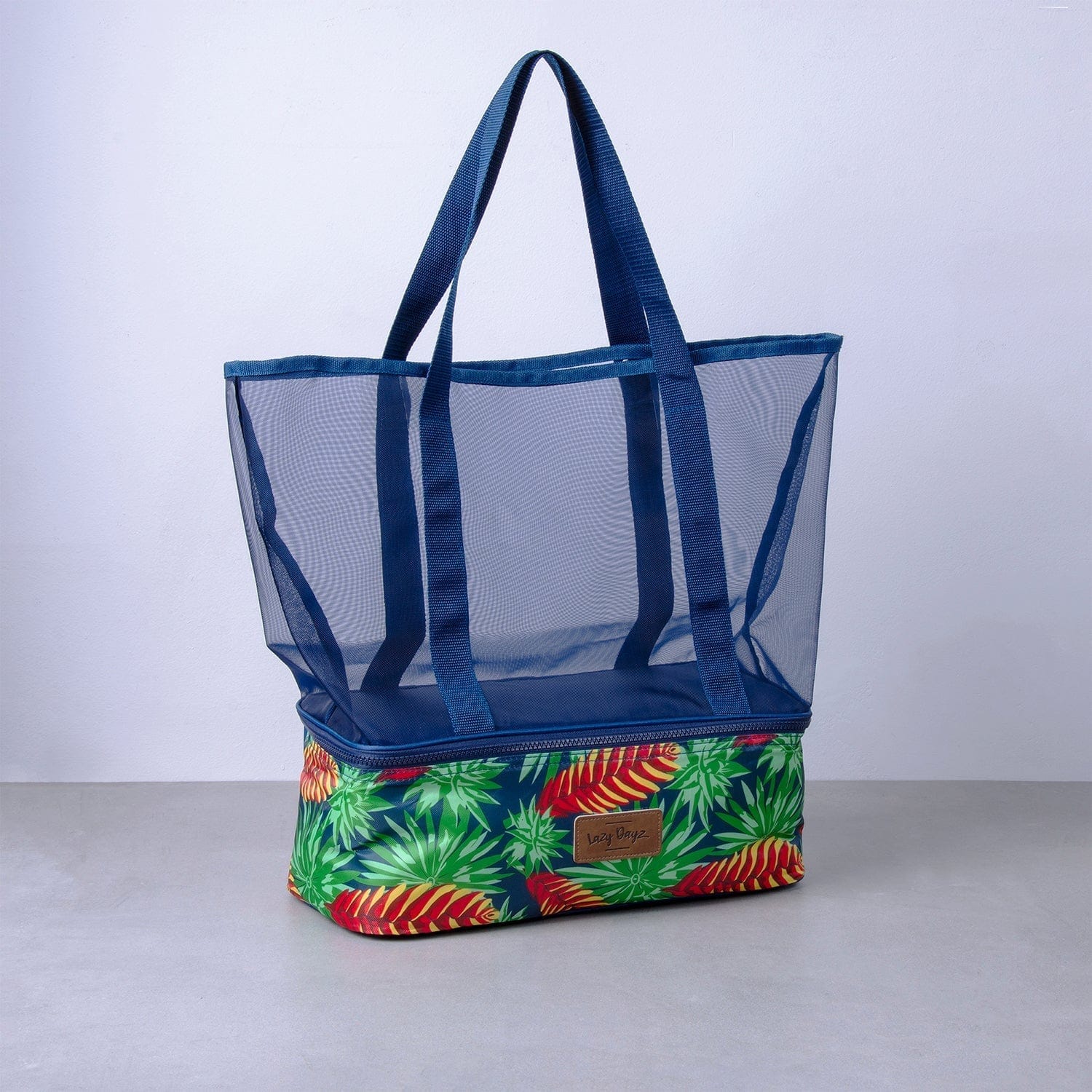 Lazy Dayz tote 42x36x18cm, in room setting