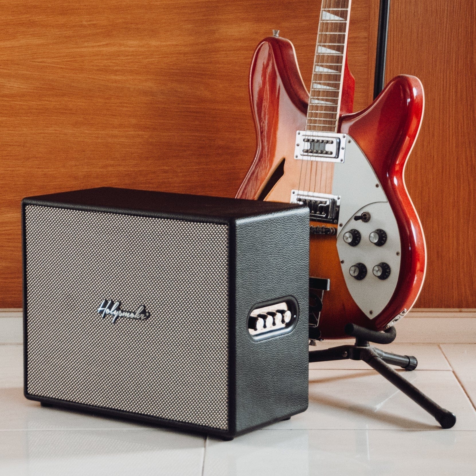 Classic Sound with Modern Convenience: Portable Bluetooth Speaker