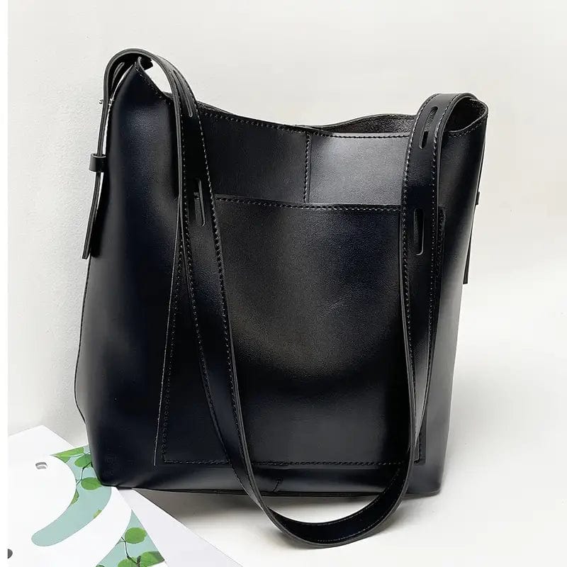 Effortless Style: Trendy Large-capacity Tote Bag in Fashionable Faux Leather