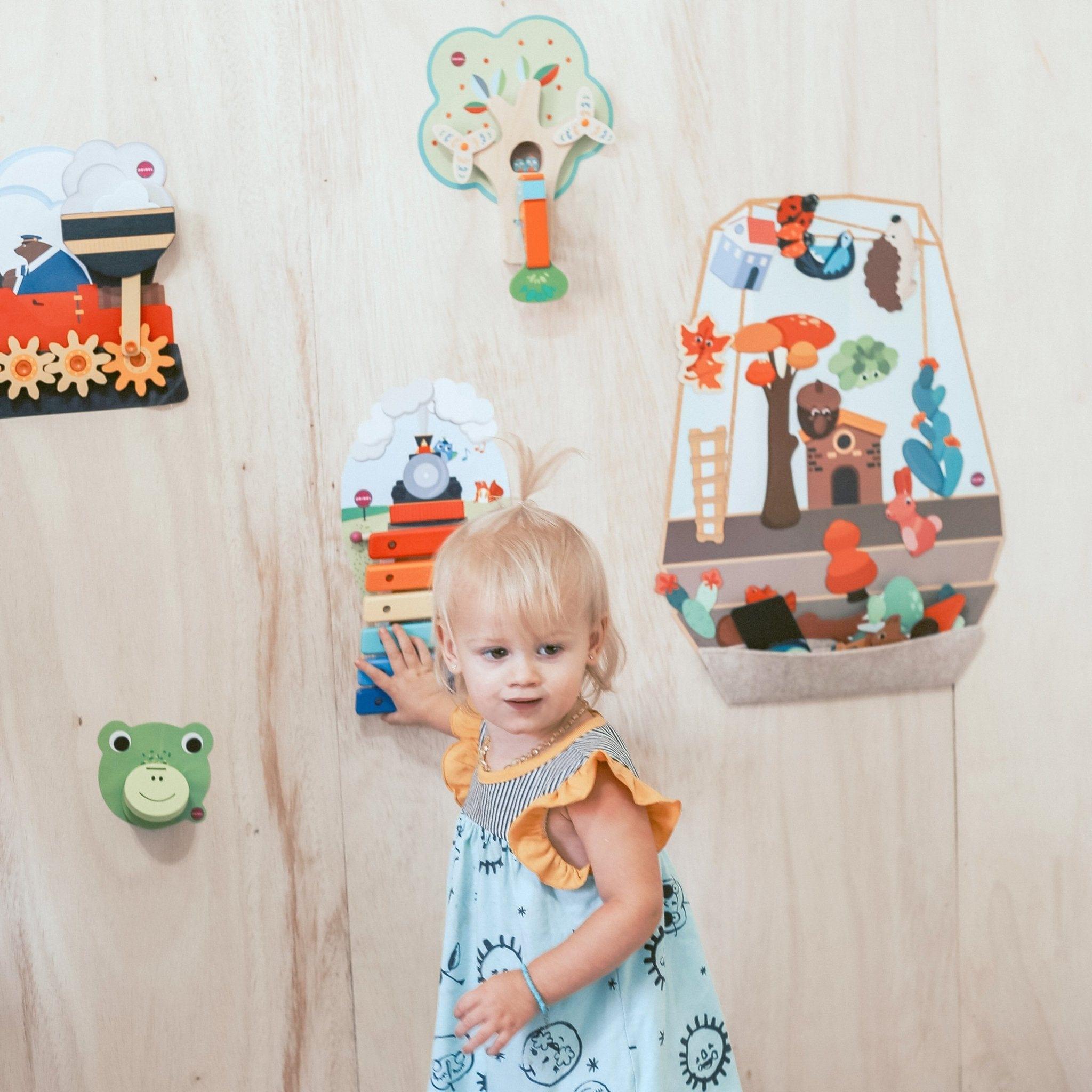 VertiPlay Wall Toy: Enchanted Garden