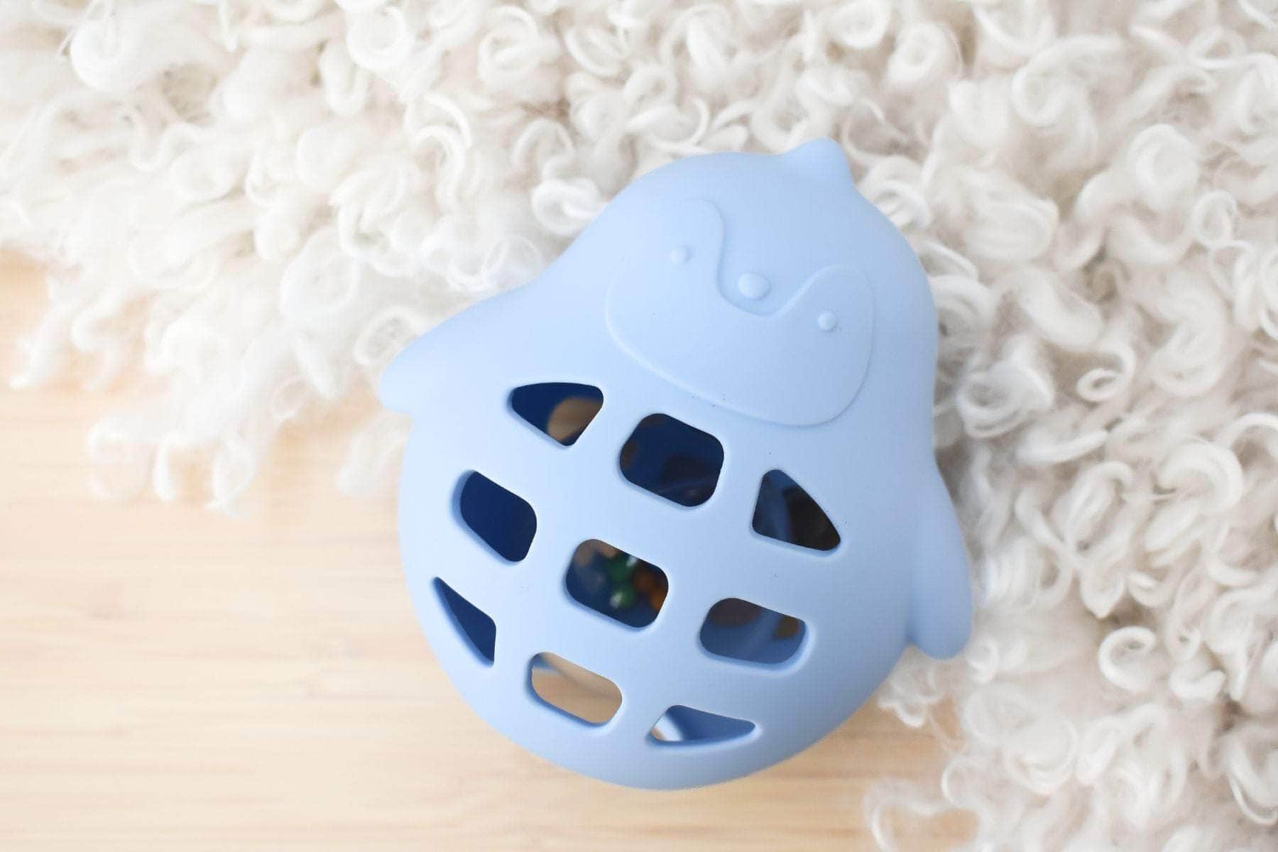 Silicone penguin rattle blue