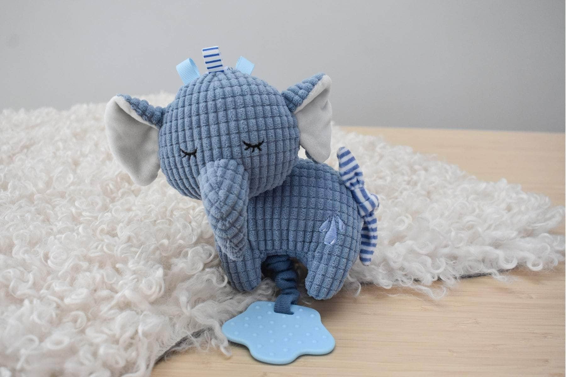 Snuggle buddy trunks elephant jiggler
