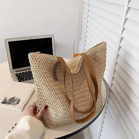 The Versatile Woven Shoulder Bag for Travel, Beach, and Beyond