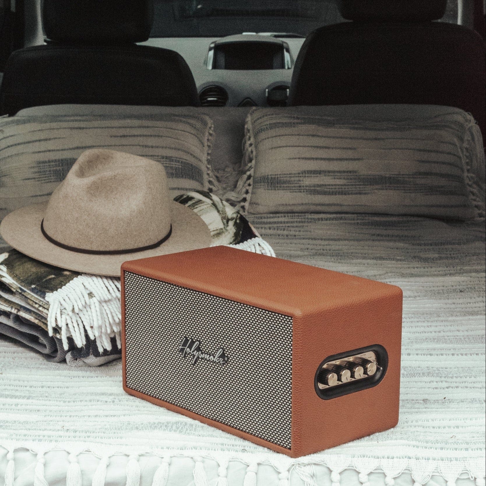 Timeless Tunes: Retro Portable Bluetooth Speaker for Music Lovers