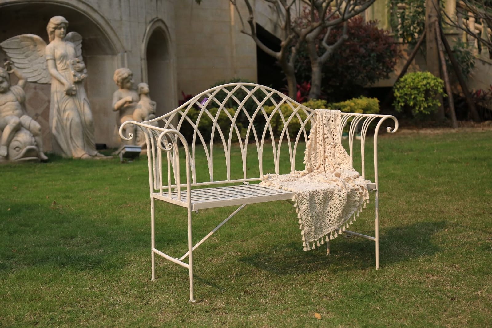 White Lavinia Iron Outdoor Bench | White colour