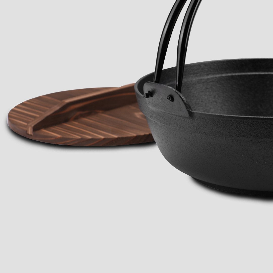 stock & multi pots 25cm Cast Iron Japanese Style Sukiyaki Tetsu Nabe Shabu Hot Pot with Wooden Lid