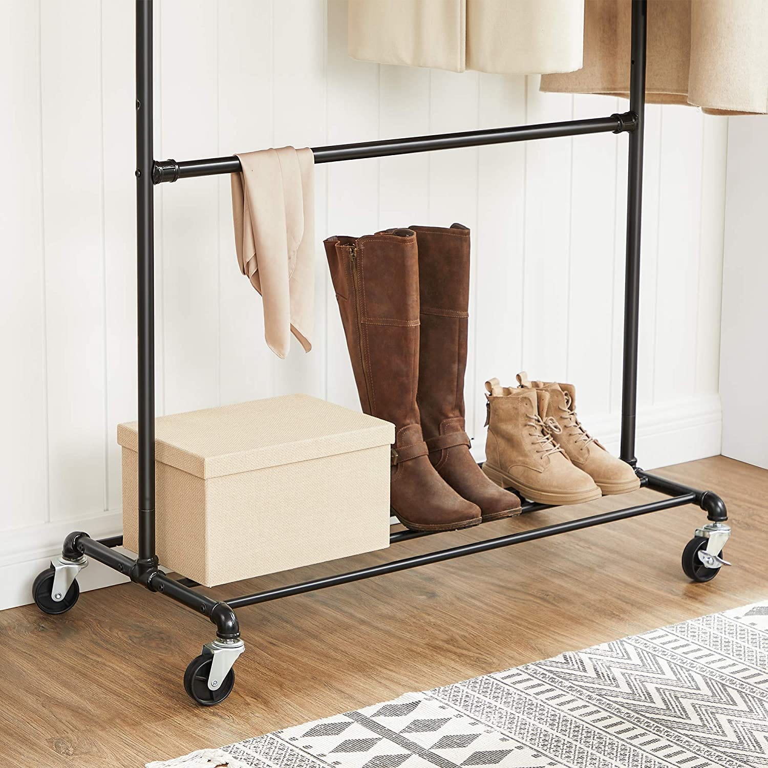 Industrial Clothes Rack on Wheels Maximum load of 110 Kg