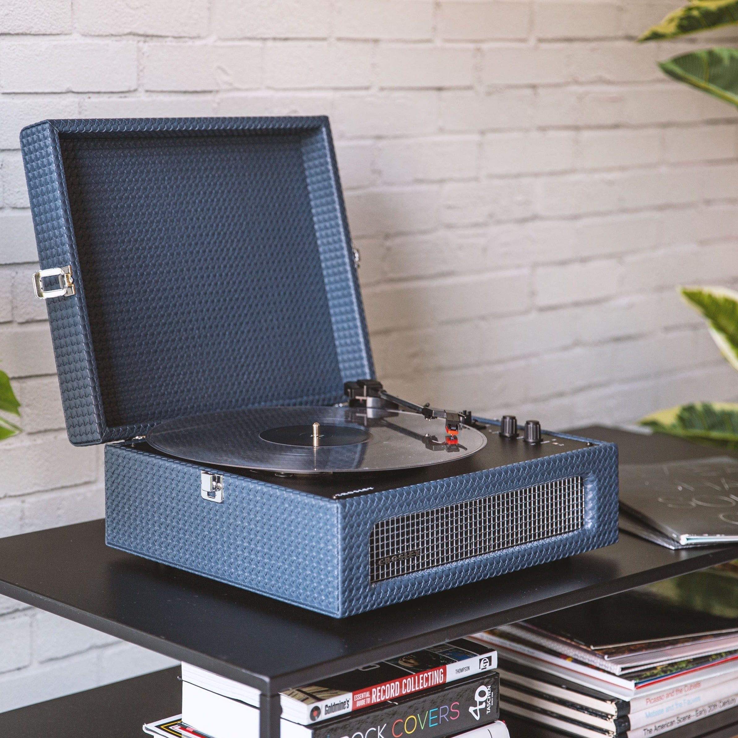 Navy - Bluetooth Portable Turntable